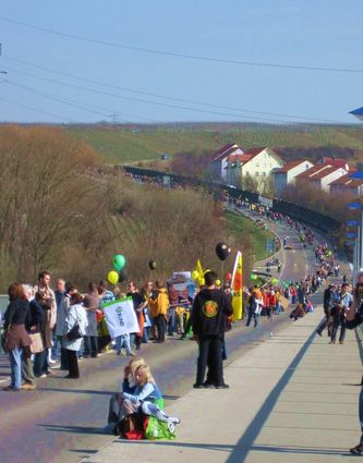 Saturation increased by XnViewMP 0.35<br />(Especially look at the road)