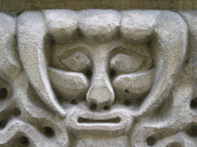 Uzès visage.jpg