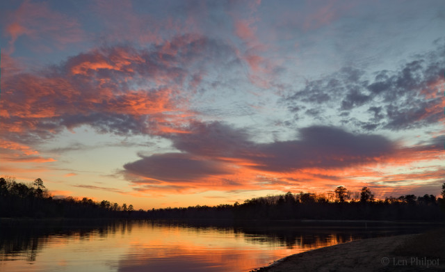 IMG_3183-Kincaid_Lake_sunset_1.jpg